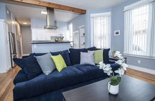 Los Angeles Casa | Comfy and Luxury, 5 mins from USC, Banc Cal Stadium and The Coliseum