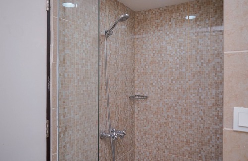 Panunggangan Utara Apartamento | Comfy and Minimalist Studio (No Kitchen) Apartment Great Western