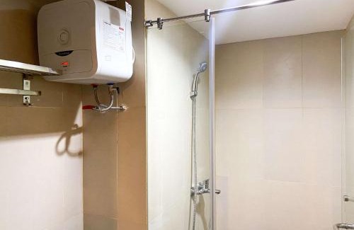 Duren Sawit Apartamento | Comfy and Modern Look 1BR Gateway Park LRT City Jatibening Apartment By Travelio