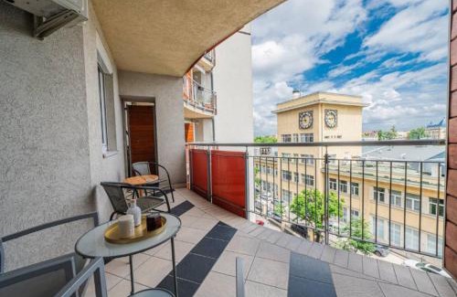 Istvanmezo Apartamento | Comfy apartment at Puskas Stadion with balcony