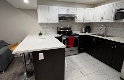 Mississauga Apartamento | Comfy Basement Apartment with Private entrance and free car