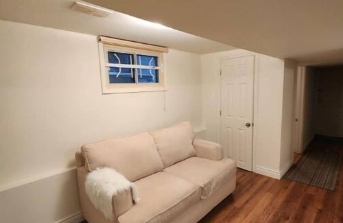 Keelesdale - Eglinton West Casa | Comfy Basement Bedroom & Kitchen Close To TTC