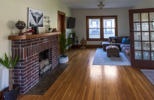 College Hill Casa | Comfy bungalow in historic College Hill neighborhood, near restaurants and more