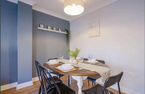 Milton Keynes Casa | Comfy Central MK House Free Parking Fast Wifi
