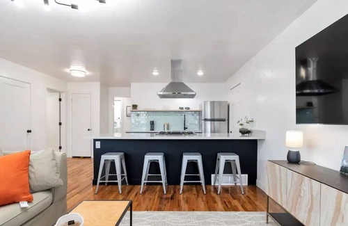 Sugar House Cabaña | Comfy Cheerful 3 bdrm/2 bath Sugarhouse Cottage