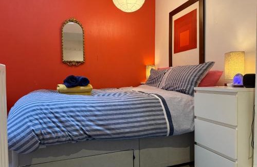 Camden Town with Primrose Hill Apartamento | Comfy child/dog friendly garden flat heart Camden