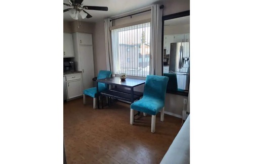 Sand Lake Apartamento | Comfy Classy Alaskan Suite, W/Free Parking!