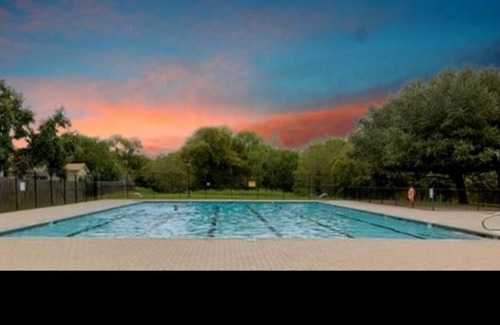 Austin Casa | Comfy & Classy Boutique Home *Long Term Discounts*