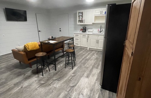 Gonzales Apartamento | Comfy, Clean & Pet Friendly