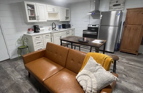 Gonzales Apartamento | Comfy, Clean & Pet Friendly