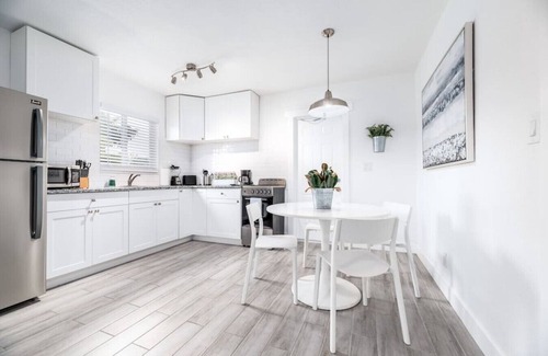 Middle River Terrace Apartamento | Comfy Condos @ Middle River - #1