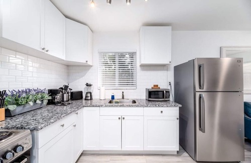 Middle River Terrace Apartamento | Comfy Condos @ Middle River - #3