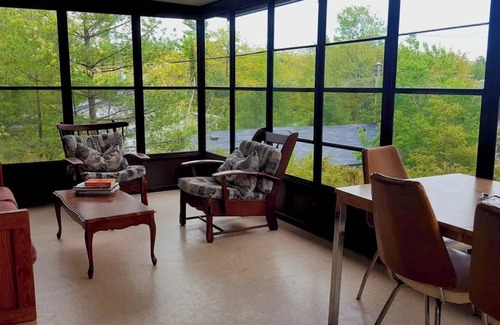 Carling Cabina | Comfy Cottage in Georgian Bay - Rockwood #4