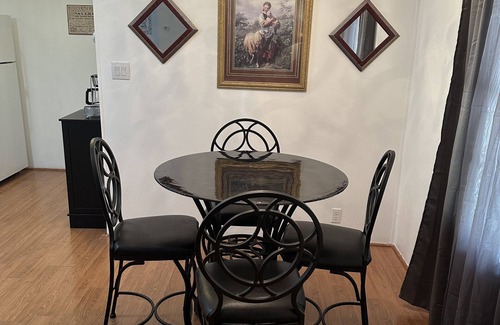 Kirtland Casa | Comfy country home for the whole family with private patio and BBQ.
