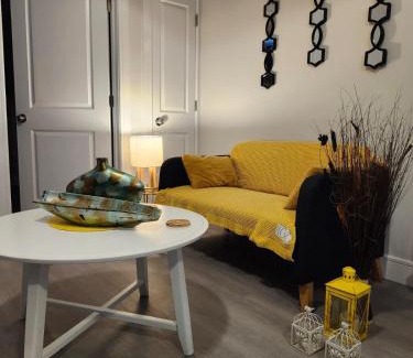Richmond Valley Casa | Comfy, cozy, affordable and private - free parking
