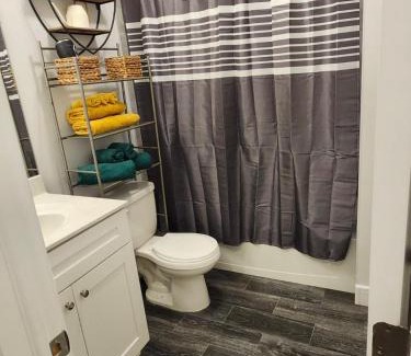 Richmond Valley Casa | Comfy, cozy, affordable and private - free parking