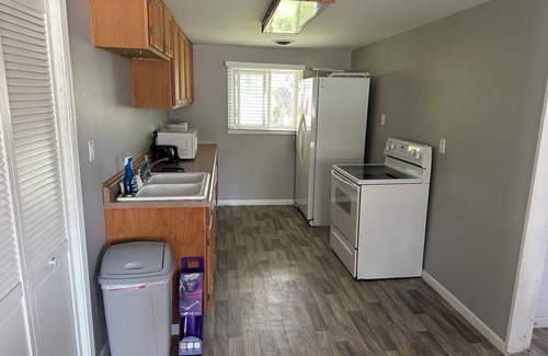 Bay City Casa | Comfy, cozy, and quiet. Very close to Kawkawlin River, access very close!