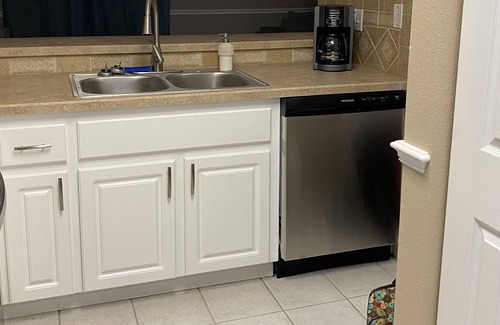 South Daytona Condominio | Comfy&Cozy Daytona Oasis Retreat