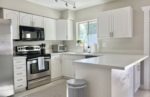 Gilbert Casa | Comfy & Cozy *Pet Friendly* Downtown Gilbert Home