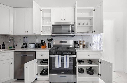 Constable Hook Condominio | Comfy Cozy retreat - NYC & NWK w/free parking