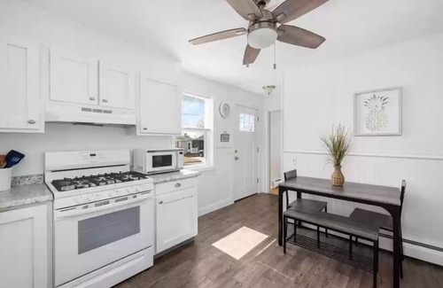 Narragansett Casa | Comfy Cozy Updated Home by Scarborough Beach