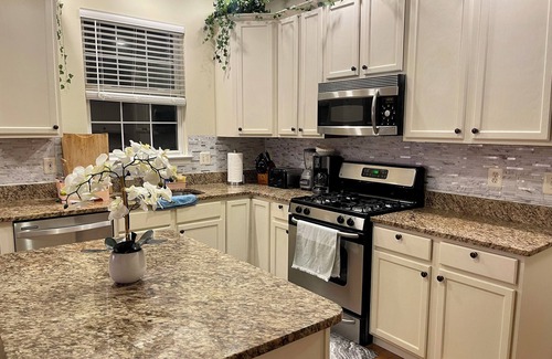 Montclair Casa | Comfy Deluxe Getaway Resort