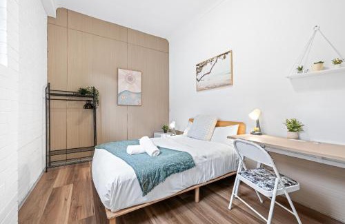 Marayong Casa | Comfy Double Room - Cozy and Well-Connected - Shared Bathroom
