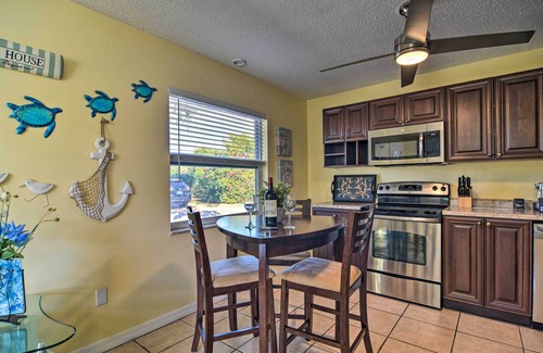 Downtown Dunedin Casa | Comfy Dunedin Escape: 1 Block to Main Street!