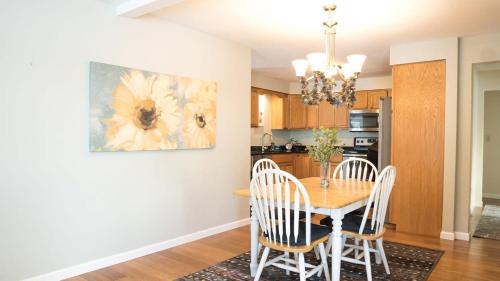 Berrien Springs Casa | Comfy Escape with Lake Chapin views