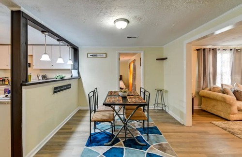 South View Casa | Comfy Fayetteville Family Home w/ Backyard!