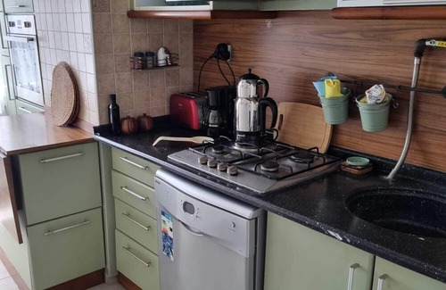 Karsiyaka Apartamento | Comfy flat in vibrant Karşıyaka/Aksoy: Work & Relaxation