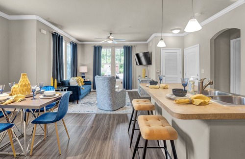 Durham Apartamento | Comfy, freshly decorated apartment!