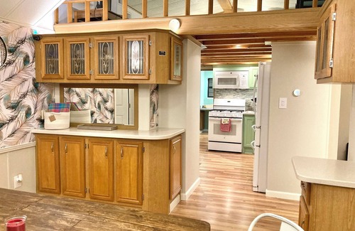 Hiawassee Cabina | Comfy GA Mtns. Getaway: 2-bdrm/king cabin, w/loft. Mountain views, AC, WiFi