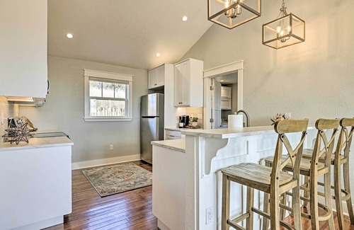 Fredericksburg Cabaña | Comfy Hill Country Haven w/ Private Hot Tub!