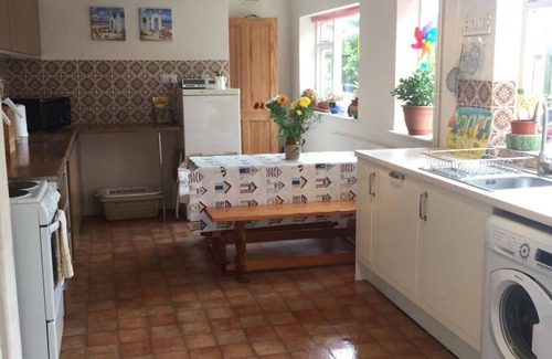 Sutton-on-Sea Casa | Comfy Holiday Home & Beach Hut