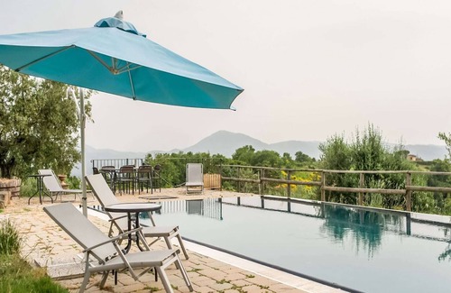 Montone Apartamento | Cómoda casa de vacaciones en Montone con jardín