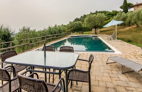 Montone Apartamento | Cómoda casa de vacaciones en Montone con jardín