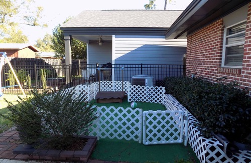 Northeast Pensacola Casa | Comfy home in safe neighborhood, close to the airport shopping dinning and more!