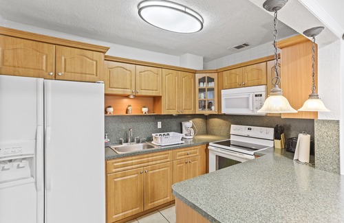 Coral Terrace Casa | COMFY HOME in suburban neighborhood off US-41 (Calle Ocho)