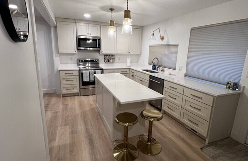 Orem Casa | Comfy home stay with large eating area, spacious backyard!