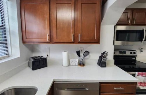 Highland Garden Casa | Comfy home well located 10 min to Hollywood beach!