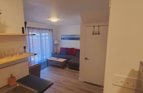 Hood River Apartamento | Comfy King bed, 1 bed MIL with fenced yard and private entrance, Dog friendly