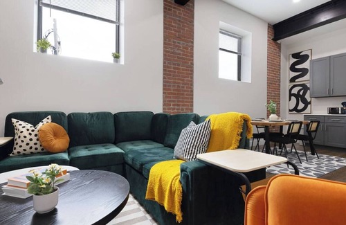 Cleveland Apartamento | Comfy King Bed - Gym incl. - 10 min. to downtown