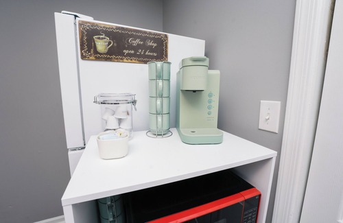 Knoxville Casa | Comfy Knoxville Home Near downtown, Interstate, Wi-Fi, Free local gift cards!