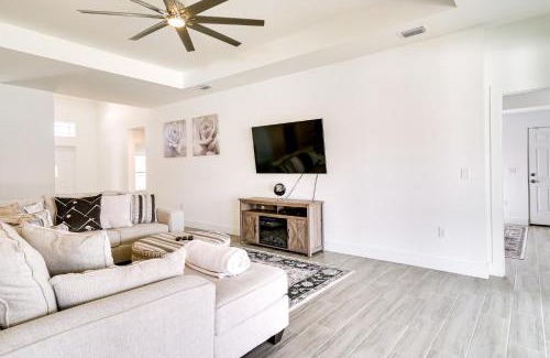 Westminister Casa | Comfy Lehigh Acres Getaway with Yard and Fireplace