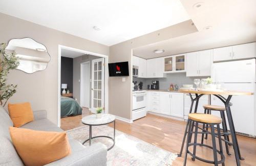 King West Village Casa | Comfy Liberty Village Home 1BD Steps from King St