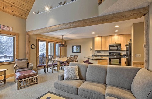 Lutsen Villa | Comfy Lutsen Mountain Villa w/ Balcony & Grill