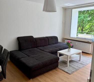 Hochdahl Apartamento | Comfy Modern 4-Bed Apartment, WiFi, 20min DUS, 5min A46