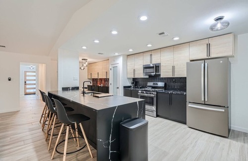 Milwood Casa | Comfy Modern Boho Retreat in Austin close to Domain & Tech offices