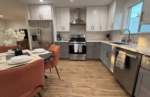 Mission Hills Casa | Comfy Pet-Friendly Ranch – Your Home Away from Home